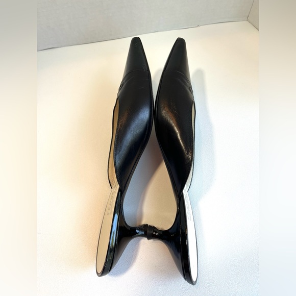 Salvatore Ferragamo Black Pointed Cap Toe Kitten Heels - Picture 4 of 8